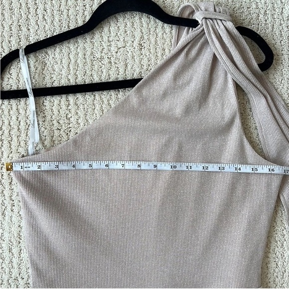 NWT Lovers and Friends Elegant Silver metallic One-Shoulder Jumpsuit - Picture 5 of 10